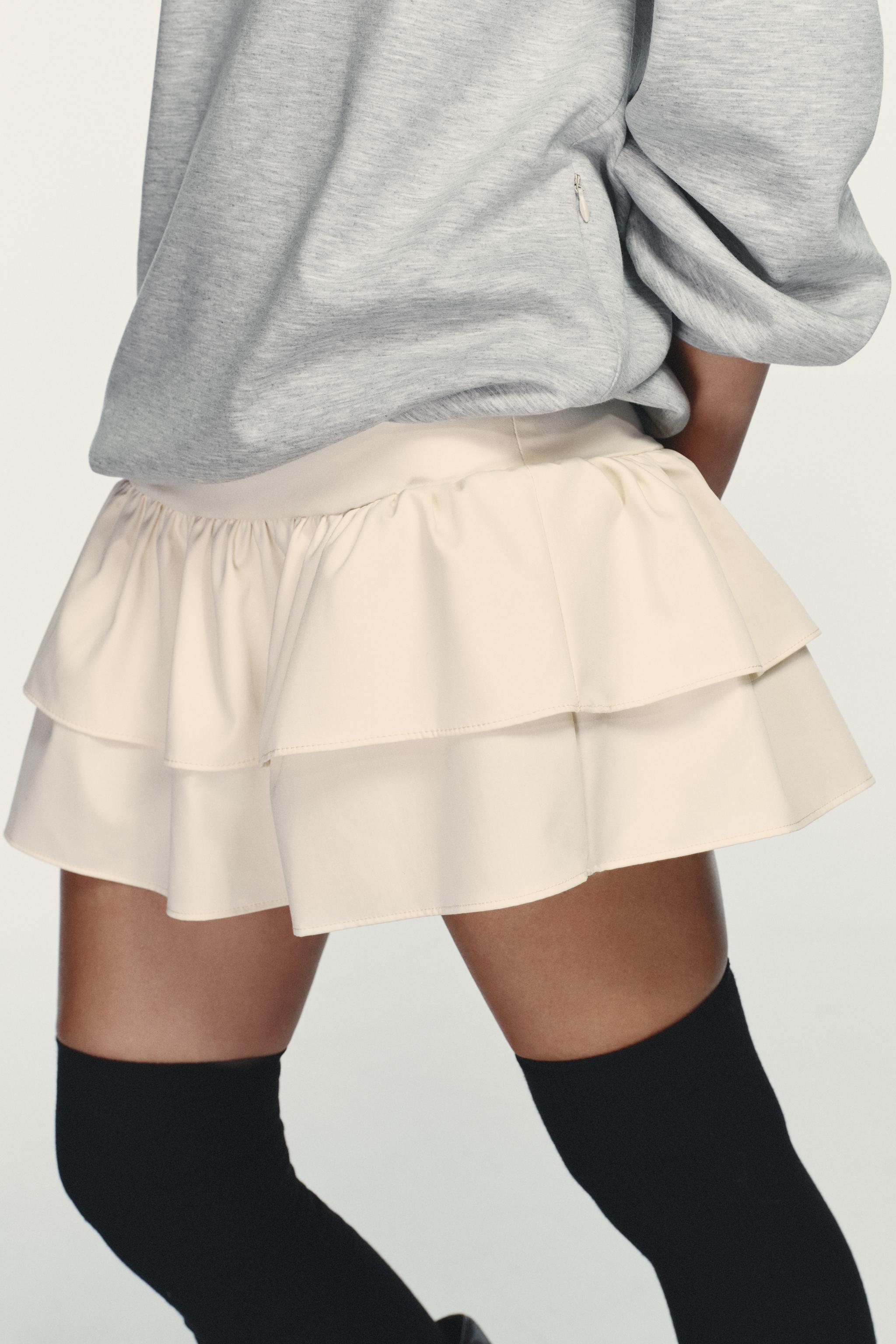 ROBE COURTE BIMATIÈRE À VOLANTS